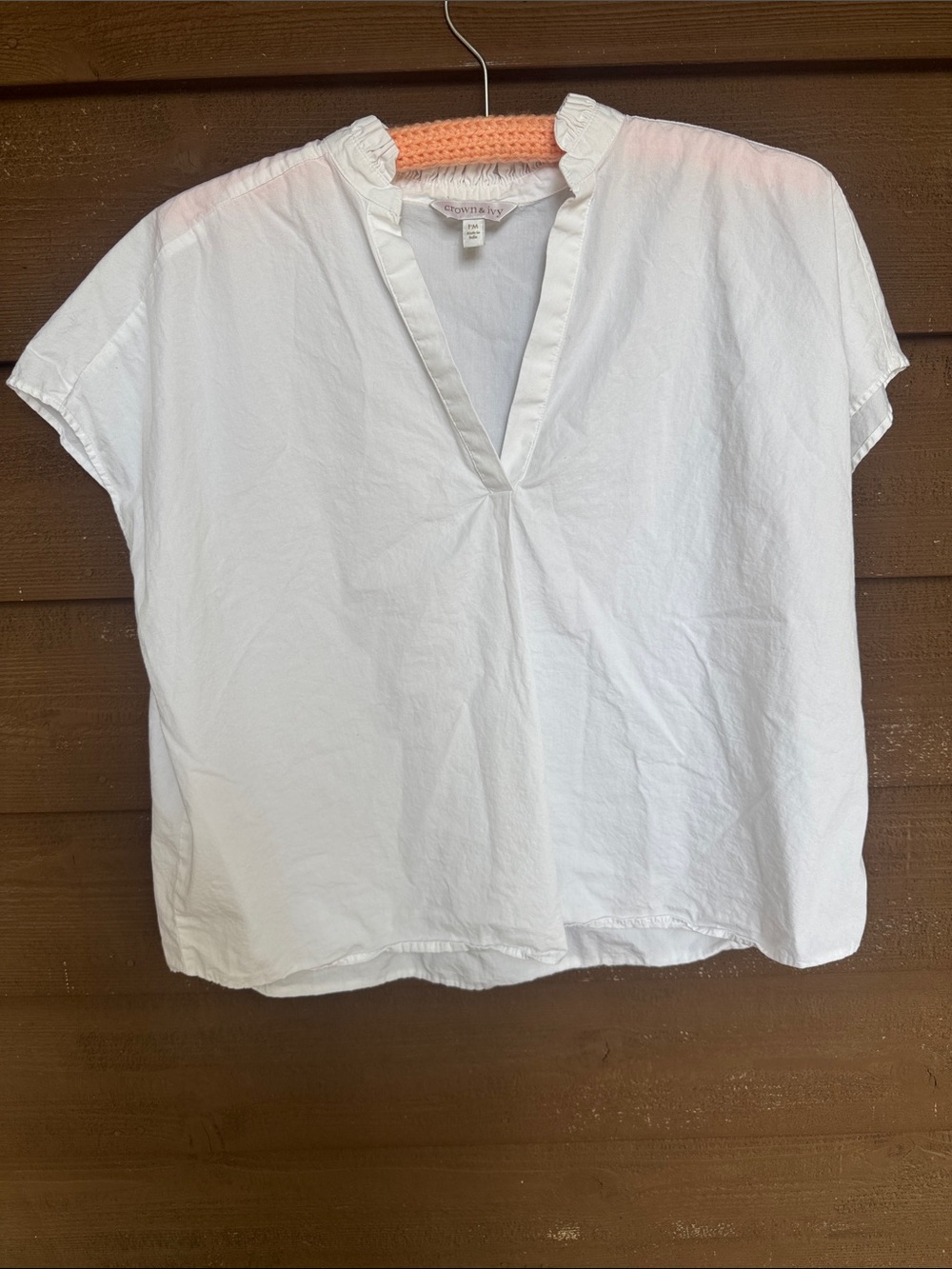 crown & ivy White Cotton Short Sleeve Split-Neck Top with Ruffle Trim size PM